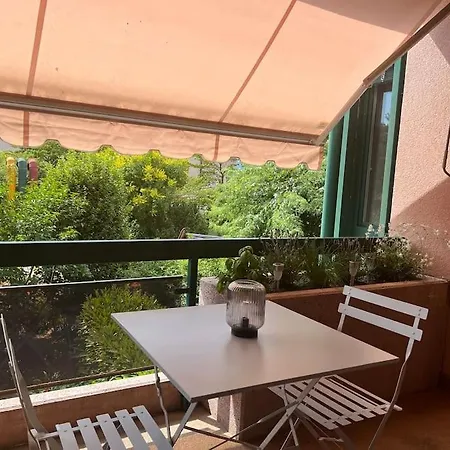 Calme Et Lumineux De 2,5 Pces Proche Lausanne Διαμέρισμα *